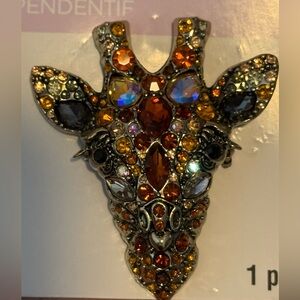 NEW Elegant Sparkling Colorful Giraffe Brooch